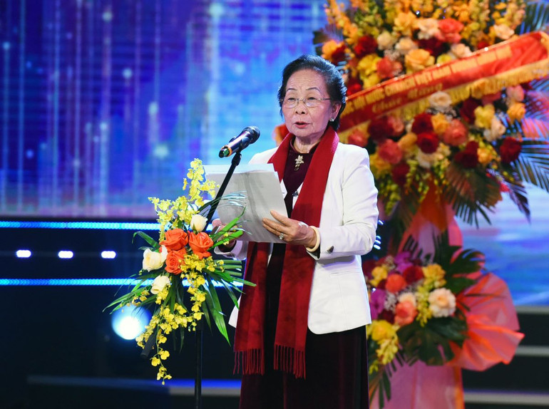 GS, TS Nguyễn Thị Doan, nguyên Phó Chủ tịch nước, Chủ tịch Trung ương Hội Khuyến học Việt Nam, Trưởng Ban chỉ đạo Giải thưởng Nhân tài Đất Việt 2023 phát biểu khai mạc buổi lễ.