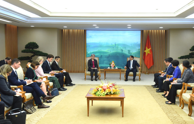 Quang cảnh buổi tiếp. Quang cảnh buổi tiếp.