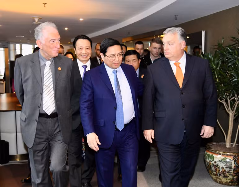 Thủ tướng Phạm Minh Chính và Thủ tướng Viktor Orban tới dự Diễn đàn.