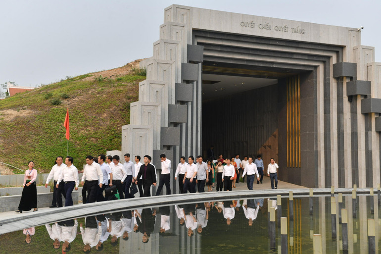 Đền thờ các Anh hùng liệt sĩ hy sinh tại chiến trường Điện Biên Phủ.