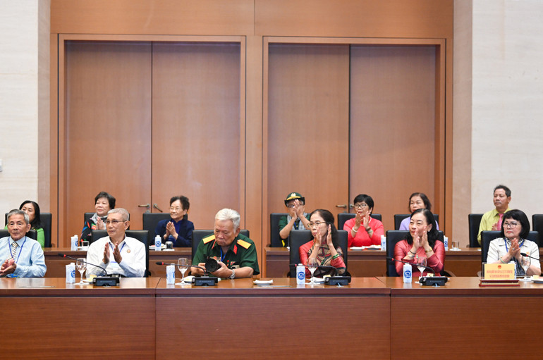 69 cựu tù chính trị và tù binh Thành phố Hồ Chí Minh dự buổi gặp mặt.