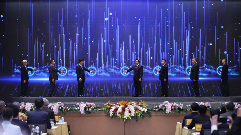 Nghi thức công bố Trung tâm Đổi mới sáng tạo Việt Nam-Singapore.