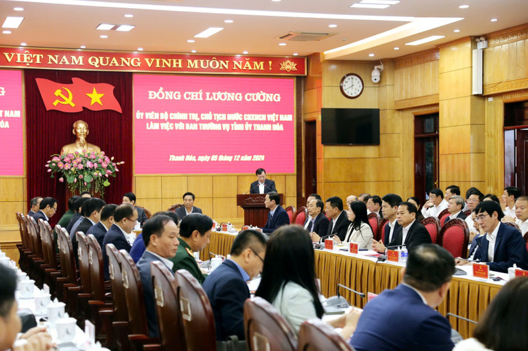 Toàn cảnh buổi làm việc. Toàn cảnh buổi làm việc.