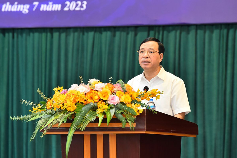 Đồng chí Lại Thế Nguyên, Phó Bí thư Thường trực Tỉnh ủy Thanh Hoá phát biểu chào mừng hội nghị.