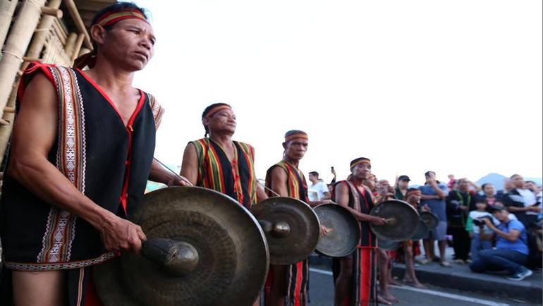 Trình diễn nghệ thuật quần chúng của dân tộc Brâu tỉnh Kon Tum.