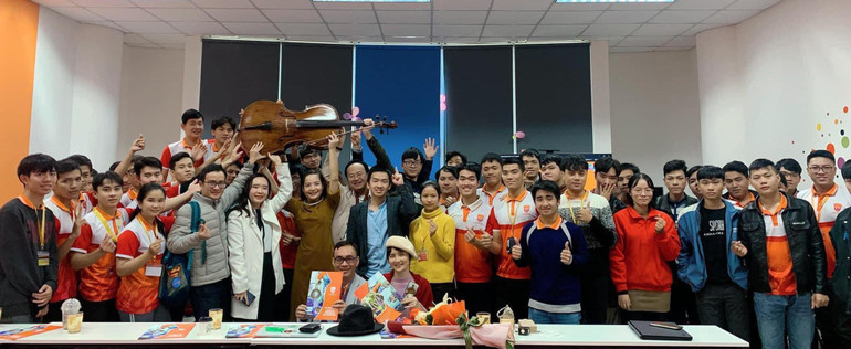 Một buổi giao lưu với học sinh trong khuôn khổ CF5. Ảnh: NVCC Một buổi giao lưu với học sinh trong khuôn khổ CF5. Ảnh: NVCC