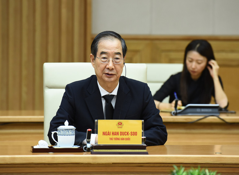 Thủ tướng Hàn Quốc Han Duck Soo phát biểu tại buổi tiếp.
