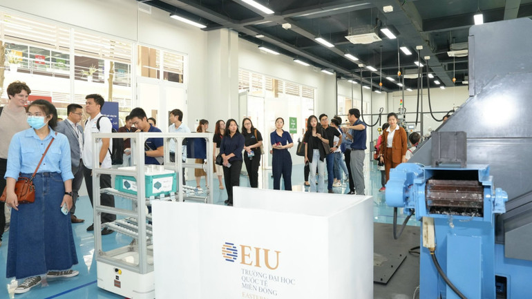 Phòng thực nghiệm tại Trường đại học Quốc tế Miền Đông.