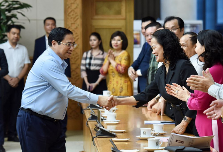 Các đại biểu tham dự buổi làm việc.