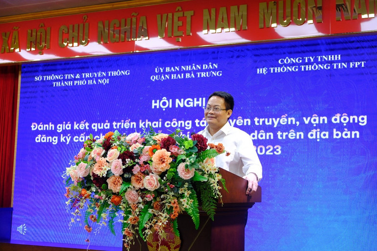 Giám đốc Sở Thông tin và Truyền thông Hà Nội - ông Nguyễn Việt Hùng nhấn mạnh quận Hai Bà Trưng sẽ là điển hình để nhân rộng ra các địa phương khác triển khai thực hiện cung cấp chữ ký số cho người dân.