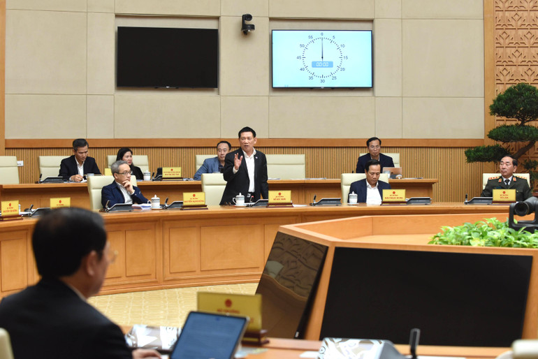 Bộ trưởng Tài chính Hồ Đức Phớc phát biểu.