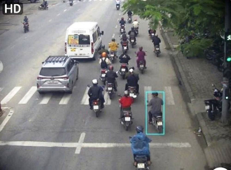 Cơ quan chức năng trích xuất camera trên Quốc lộ 1A qua địa bàn Thừa Thiên Huế để truy tìm đối tượng.