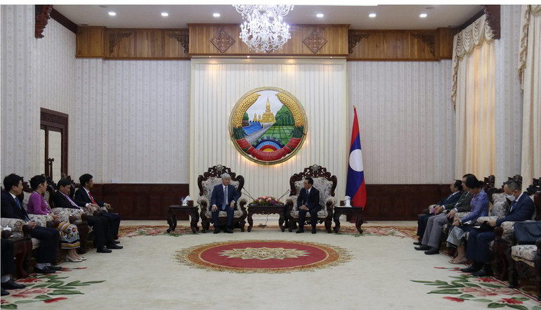 Thủ tướng Chính phủ Lào Phankham Viphavanh (phải) tiếp Đoàn đại biểu Ủy ban Trung ương Mặt trận Tổ quốc Việt Nam. Ảnh: Duy Toàn. Thủ tướng Chính phủ Lào Phankham Viphavanh (phải) tiếp Đoàn đại biểu Ủy ban Trung ương Mặt trận Tổ quốc Việt Nam. Ảnh: Duy Toàn.