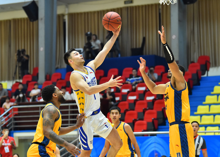 Cầu thủ kỳ cựu Vincent Nguyễn thi đấu năng nổ ở mặt trận tấn công của Ho Chi Minh City Wings.