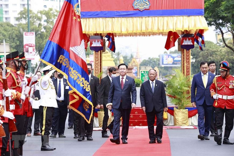 Quang cảnh lễ đón Chủ tịch Quốc hội Vương Đình Huệ. (Ảnh: TTXVN)