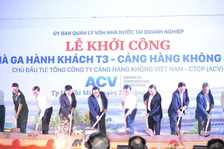 Lễ khởi công Công trình nhà ga T3 - Cảng hàng không quốc tế Tân Sơn Nhất chiều 24/12.