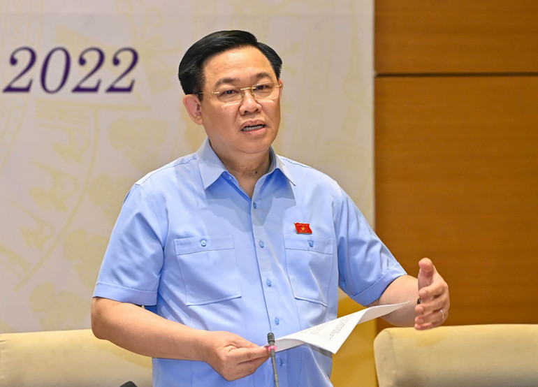 Chủ tịch Quốc hội Vương Đình Huệ phát biểu khai mạc Tọa đàm.