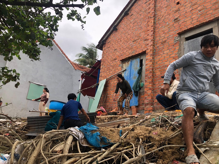 Triều cường xâm thực, ảnh hưởng nhiều hộ dân khu vực thôn Mỹ Quang Nam xã An Chấn, huyện Tuy An, Phú Yên.