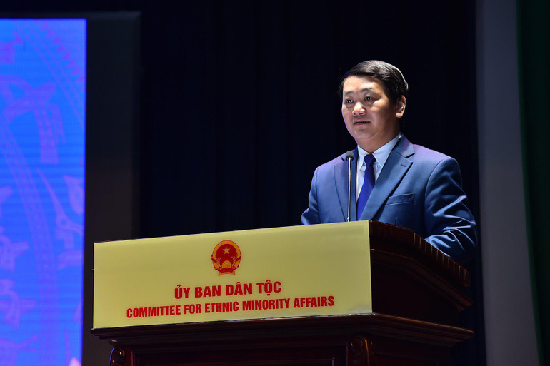 Bộ trưởng, Chủ nhiệm Ủy ban Dân tộc Hầu A Lềnh phát biểu tại buổi gặp mặt. (Ảnh: THỦY NGUYÊN)