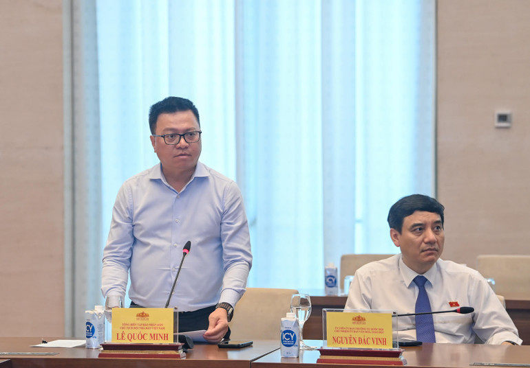 Tổng Biên tập Báo Nhân Dân, Chủ tịch Hội Nhà báo Việt Nam Lê Quốc Minh phát biểu tại cuộc gặp mặt.