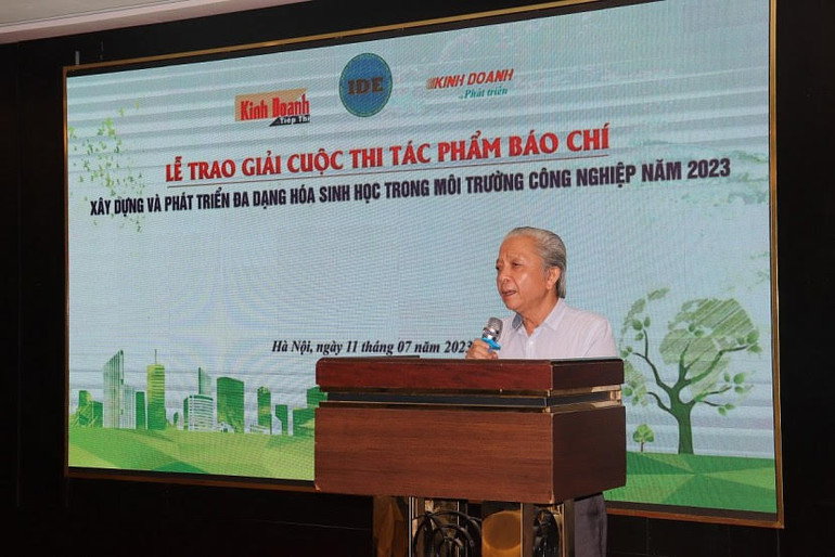 Ông Nguyễn Quốc Hải, Viện trưởng Viện IDE phát biểu tổng kết cuộc thi.