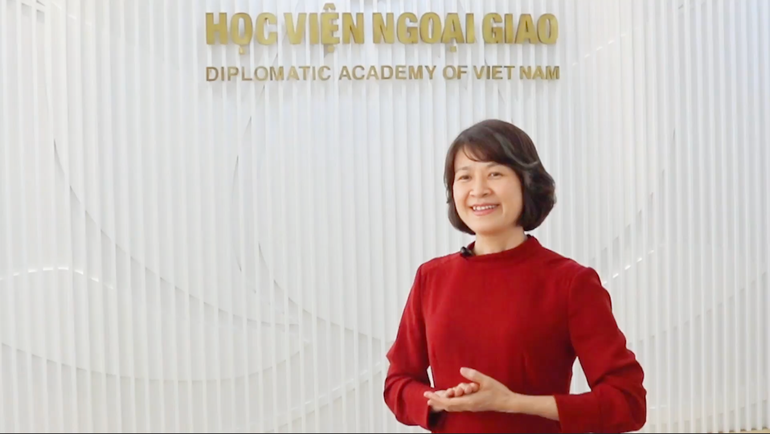 Tiến sĩ Nguyễn Thị Thìn, Phó Giám đốc Học viện Ngoại giao.