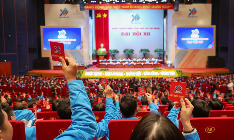 Tại phiên làm việc thứ hai, chiều 14/12, đại biểu tham gia 6 diễn đàn thảo luận tại đại hội.