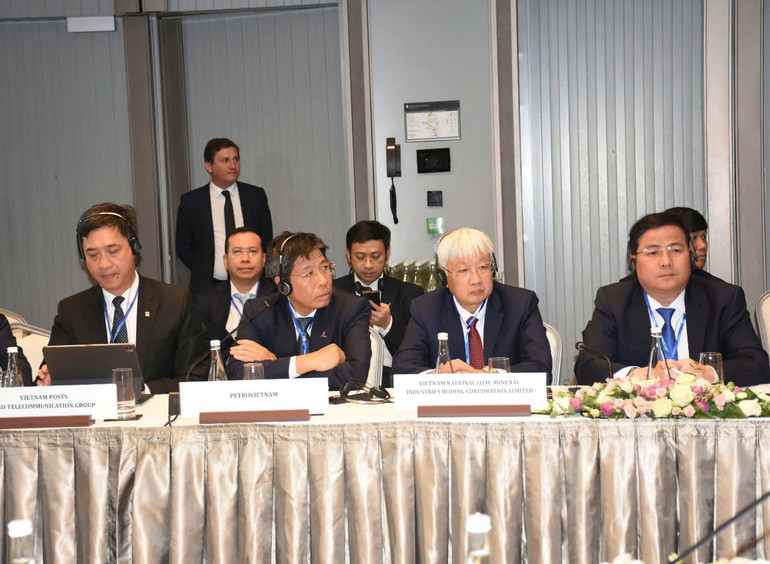 Các đại biểu Việt Nam dự cuộc Tọa đàm. (Ảnh: VĂN CHÚC)