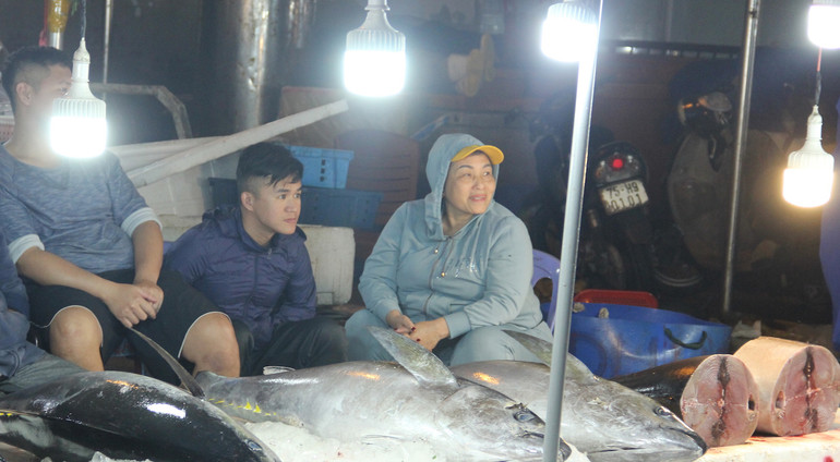 Đây là phiên chợ dịp đầu năm thu hút nhiều thương lái.