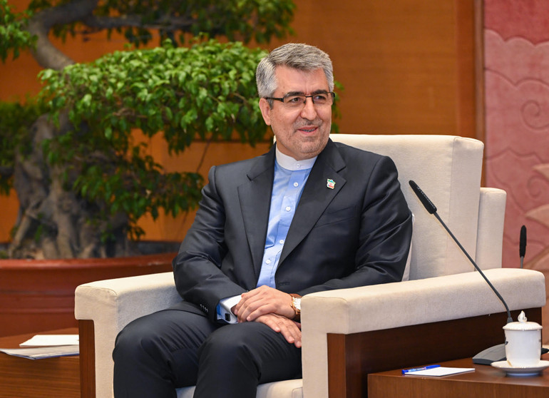 Đại sứ Iran Ali Akbar Nazar phát biểu tại buổi tiếp.