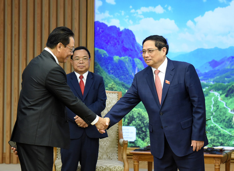 Thủ tướng Phạm Minh Chính đón các thành viên đi cùng đoàn với Tổng Thanh tra Nhà nước Lào Khamphan Phommathat. Thủ tướng Phạm Minh Chính đón các thành viên đi cùng đoàn với Tổng Thanh tra Nhà nước Lào Khamphan Phommathat.