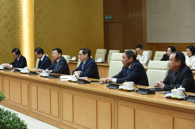 Thủ tướng Phạm Minh Chính và các thành viên chính phủ Việt Nam tham dự buổi tiếp.