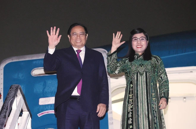 Lễ tiễn Thủ tướng Phạm Minh Chính và Phu nhân tại Sân bay Quốc tế Henri Coanda. (Ảnh: Dương Giang/TTXVN)