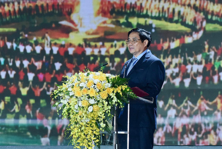 Thủ tướng Chính phủ Phạm Minh Chính vui mừng và tự hào khi Xoè Thái là di sản thứ 14 của Việt Nam được UNESCO ghi danh là Di sản văn hoá phi vật thể đại diện nhân loại. Thủ tướng Chính phủ Phạm Minh Chính vui mừng và tự hào khi Xoè Thái là di sản thứ 14 của Việt Nam được UNESCO ghi danh là Di sản văn hoá phi vật thể đại diện nhân loại.