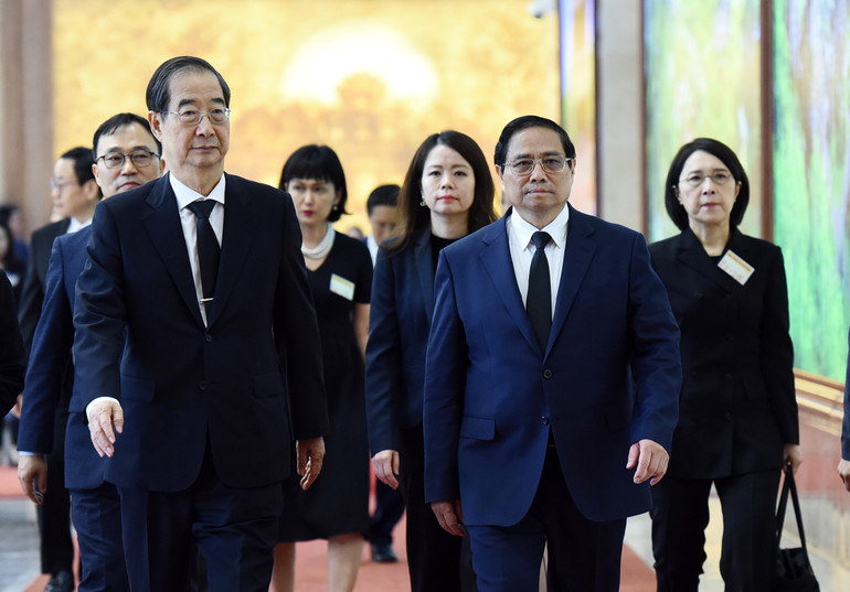 Thủ tướng Phạm Minh Chính và Thủ tướng Hàn Quốc Han Duck Soo.