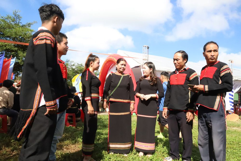 Ngày hội Đại đoàn kết các dân tộc xã Ea Tiêu năm 2023 thu hút đông đồng bào các dân tộc xã Ea Tiêu tham dự. Ngày hội Đại đoàn kết các dân tộc xã Ea Tiêu năm 2023 thu hút đông đồng bào các dân tộc xã Ea Tiêu tham dự.