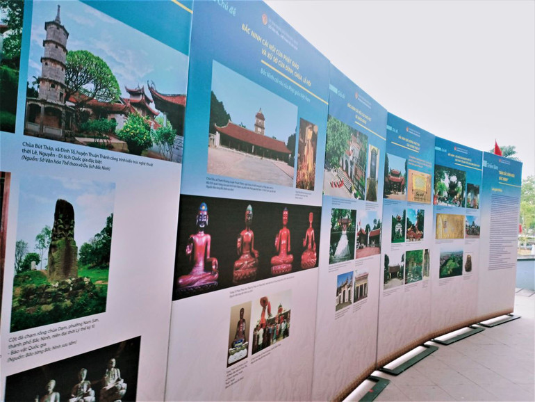Triển lãm trưng bày Di sản văn hóa Phật giáo.