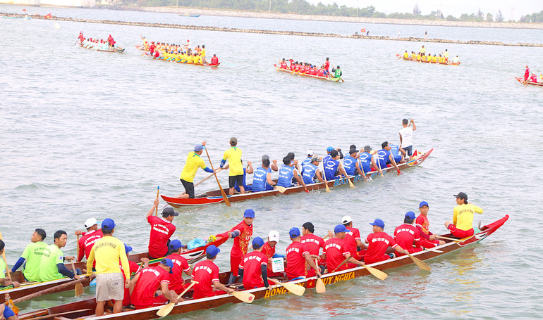 Giải đua thu hút đông đảo các vận động viên tham gia.