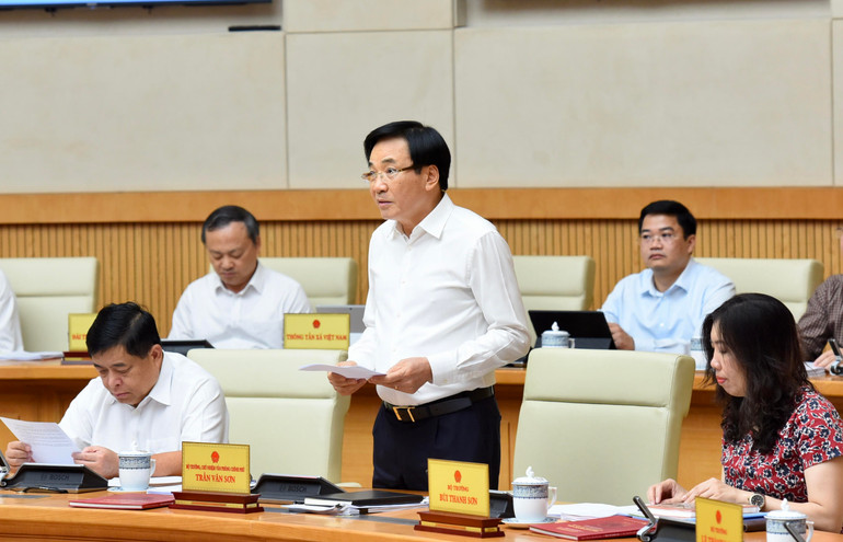 Bộ trưởng Chủ nhiệm Văn phòng Chính phủ Trần Văn Sơn phát biểu.