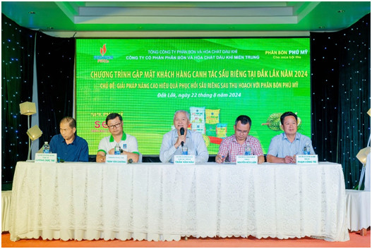 Giáo sư Tiến sĩ Trần Văn Hâu chia sẻ các phương pháp canh tác sầu riêng tiên tiến. Giáo sư Tiến sĩ Trần Văn Hâu chia sẻ các phương pháp canh tác sầu riêng tiên tiến.