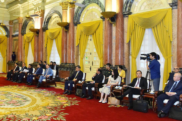 Các đại biểu Việt Nam tham dự buổi tiếp.