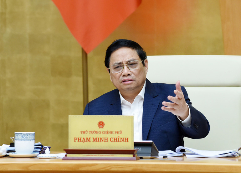 Thủ tướng nhấn mạnh quan điểm là phải bám sát tinh thần Nghị quyết Đại hội Đảng XIII và các Nghị quyết, Kết luận của Trung ương, Bộ Chính trị, Quốc hội, Chính phủ, việc xây dựng các dự thảo luật phải bảo đảm cả tiến độ và chất lượng, với tư duy đổi mới, tầm nhìn xa, chiến lược.