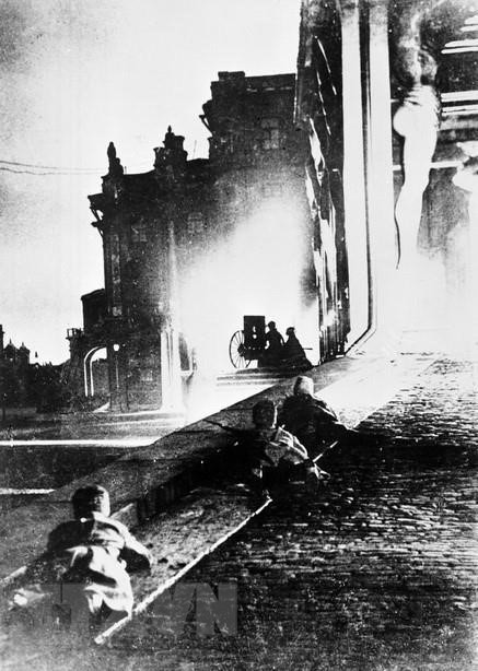 Trận đánh ở Cung điện Mùa Đông năm 1917. (Ảnh: Tư liệu TTXVN)