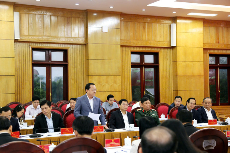 Lãnh đạo Bộ Tài chính phát biểu tại buổi làm việc. Lãnh đạo Bộ Tài chính phát biểu tại buổi làm việc.