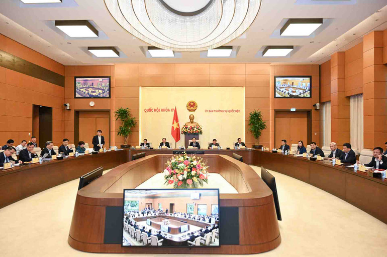 Quang cảnh cuộc họp giao ban của Lãnh đạo Quốc hội với Thường trực Hội đồng Dân tộc, các Ủy ban của Quốc hội, các cơ quan thuộc Ủy ban Thường vụ Quốc hội và Văn phòng Quốc hội. (Ảnh Duy Linh) Quang cảnh cuộc họp giao ban của Lãnh đạo Quốc hội với Thường trực Hội đồng Dân tộc, các Ủy ban của Quốc hội, các cơ quan thuộc Ủy ban Thường vụ Quốc hội và Văn phòng Quốc hội. (Ảnh Duy Linh)