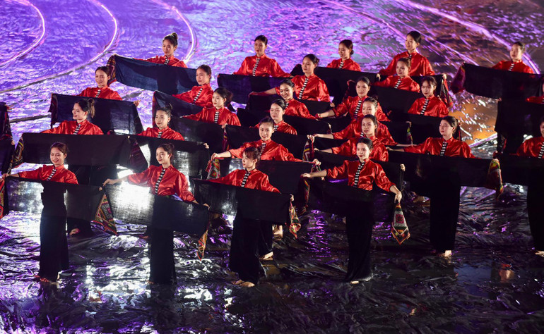 Xòe được thực hành tại các bản của người Thái chủ yếu ở 4 tỉnh Yên Bái, Sơn La, Lai Châu và Điện Biên. Xòe được thực hành tại các bản của người Thái chủ yếu ở 4 tỉnh Yên Bái, Sơn La, Lai Châu và Điện Biên.