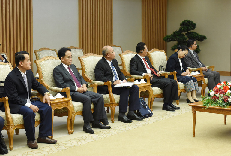 Các thành viên đi cùng Tổng Thanh tra Nhà nước Lào Khamphan Phommathat tham dự buổi tiếp. Các thành viên đi cùng Tổng Thanh tra Nhà nước Lào Khamphan Phommathat tham dự buổi tiếp.