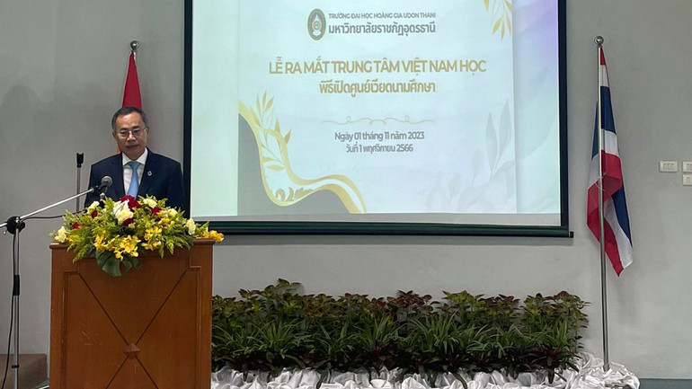 Đại sứ Phan Chí Thành phát biểu tại buổi lễ. Đại sứ Phan Chí Thành phát biểu tại buổi lễ.