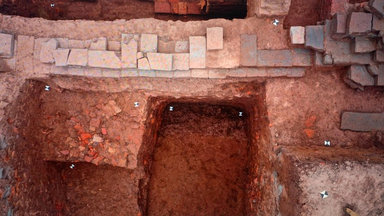 Di tích bó móng thời kiến trúc Tùy Đường (TK 7-9). Di tích bó móng thời kiến trúc Tùy Đường (TK 7-9).