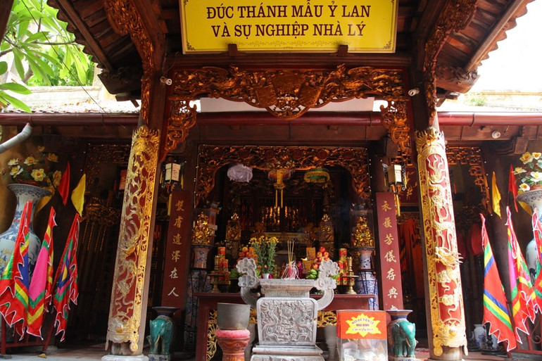 Nơi thờ Nguyên phi Hoàng thái hậu Ỷ Lan tại đình Yên Thái.